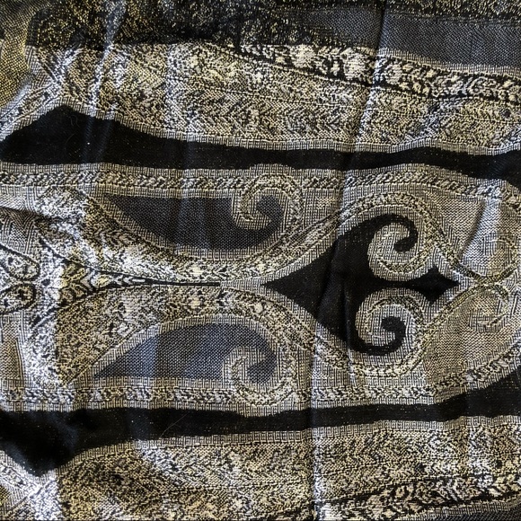 Scarf - Picture 4 of 8